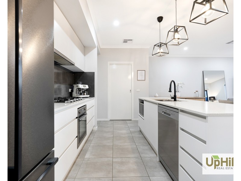 103 Picnic Avenue, Clyde North VIC 3978