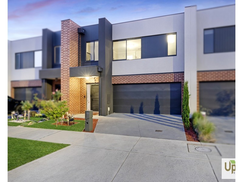103 Picnic Avenue, Clyde North VIC 3978