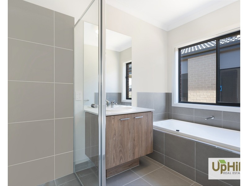 141 Riverland Road, Clyde VIC 3978