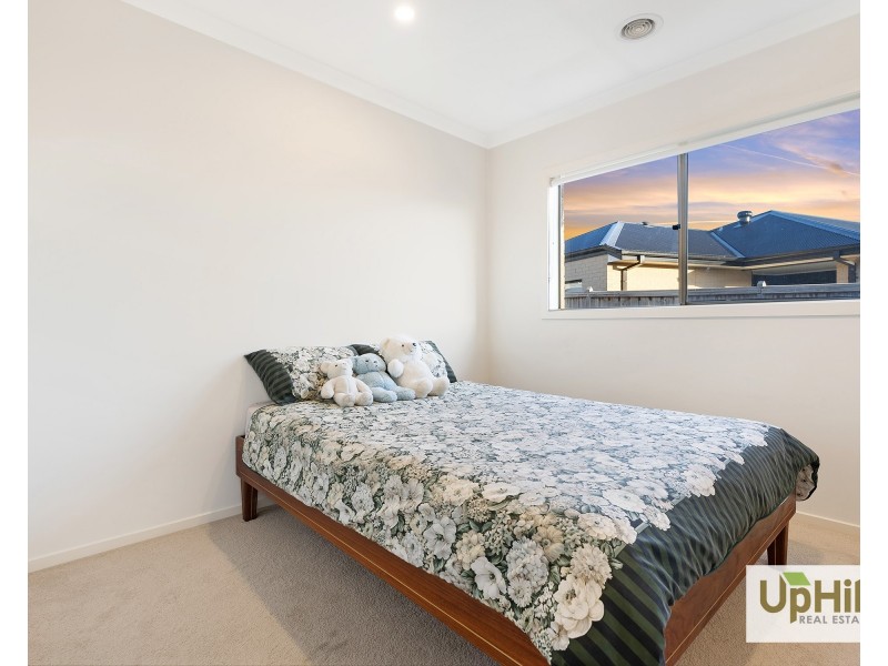 7 Fuji Street, Clyde North VIC 3978