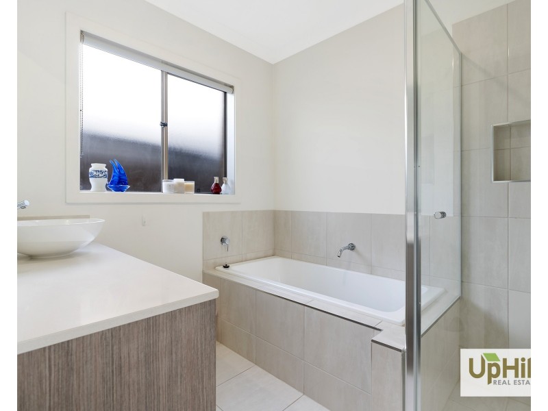 7 Fuji Street, Clyde North VIC 3978
