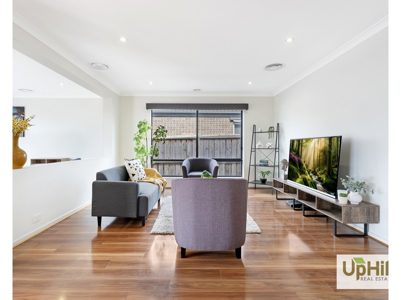 10 Ranfurlie Boulevard, Cranbourne West VIC 3977