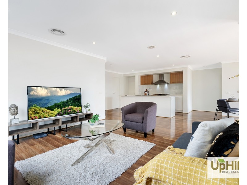 10 Ranfurlie Boulevard, Cranbourne West VIC 3977