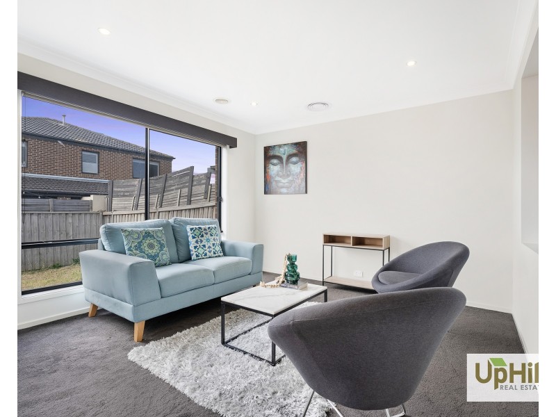 10 Ranfurlie Boulevard, Cranbourne West VIC 3977