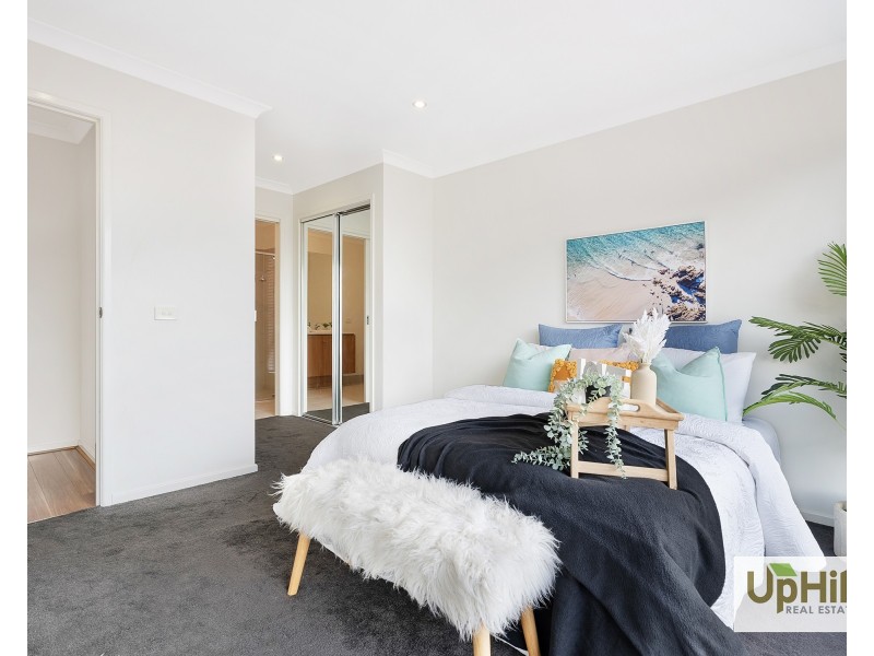 10 Ranfurlie Boulevard, Cranbourne West VIC 3977