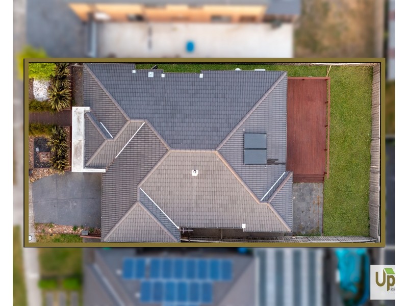 10 Ranfurlie Boulevard, Cranbourne West VIC 3977