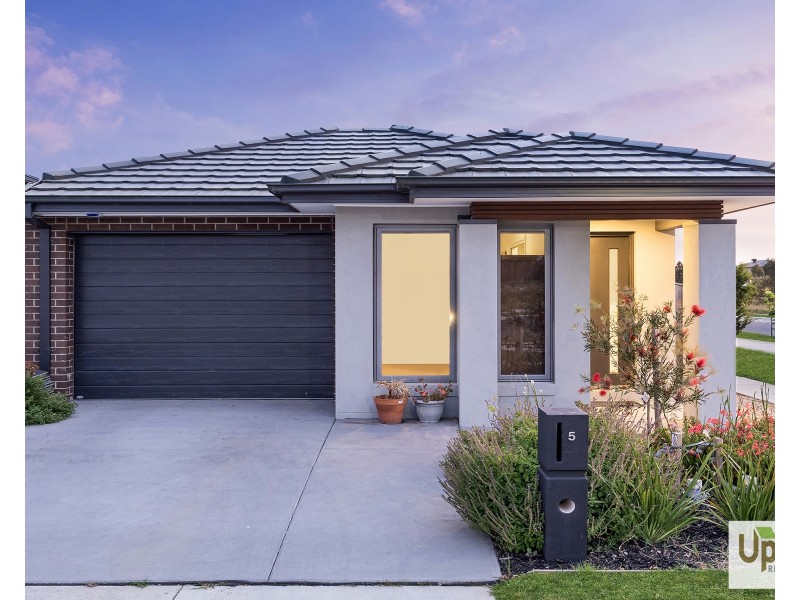 5 Tadpole Lane, Clyde North VIC 3978