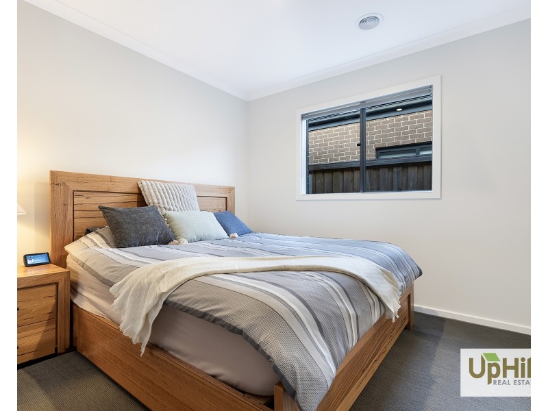 5 Tadpole Lane, Clyde North VIC 3978