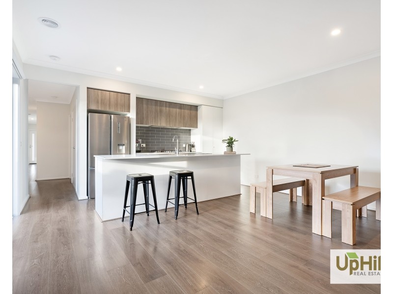 5 Tadpole Lane, Clyde North VIC 3978