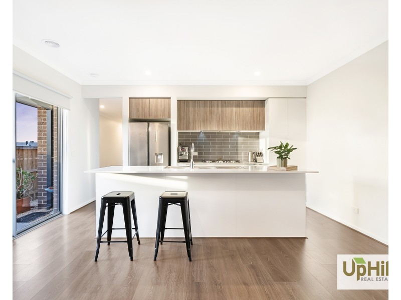 5 Tadpole Lane, Clyde North VIC 3978