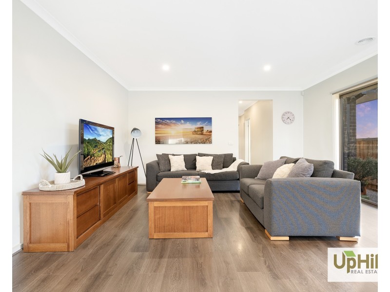 5 Tadpole Lane, Clyde North VIC 3978