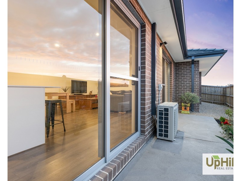 5 Tadpole Lane, Clyde North VIC 3978