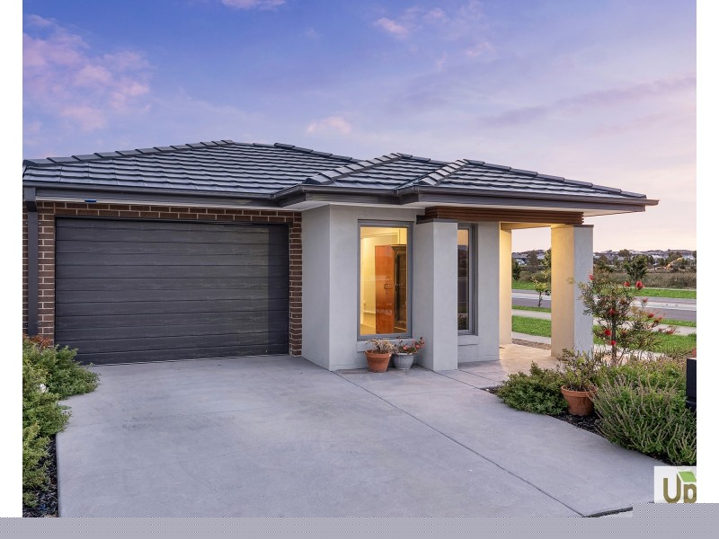 5 Tadpole Lane, Clyde North VIC 3978