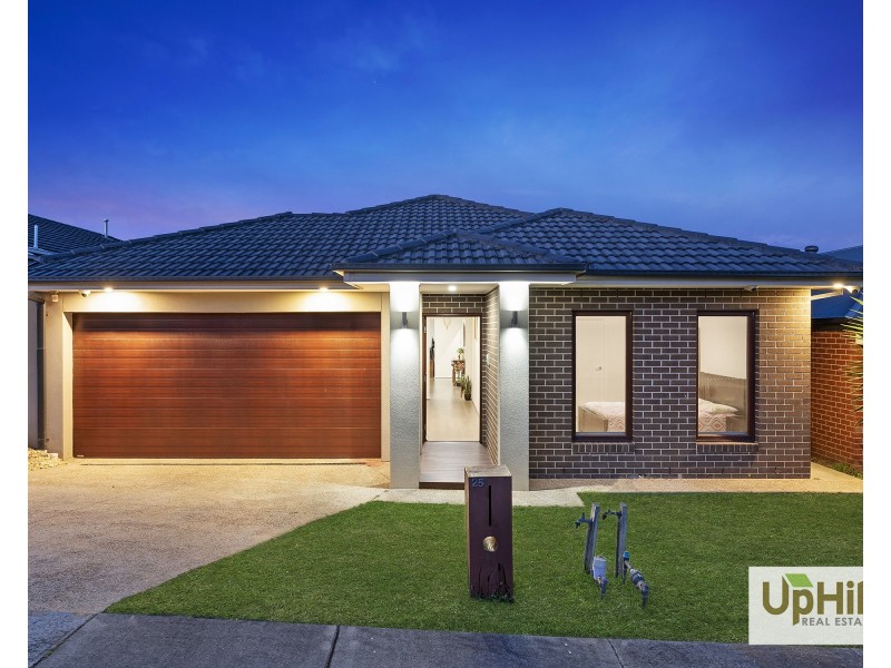 25 Wheelwright Street, Clyde North VIC 3978