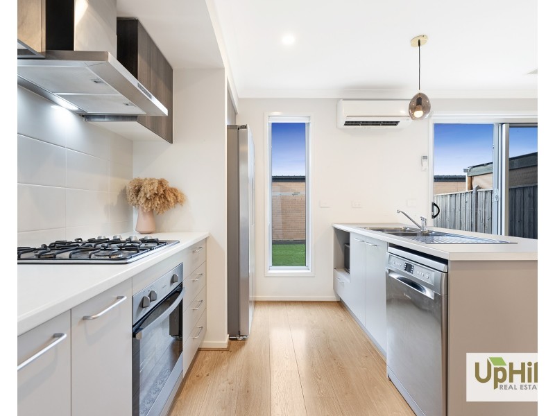 14 Honeybrook Lane, Clyde VIC 3978