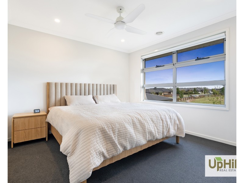 14 Honeybrook Lane, Clyde VIC 3978