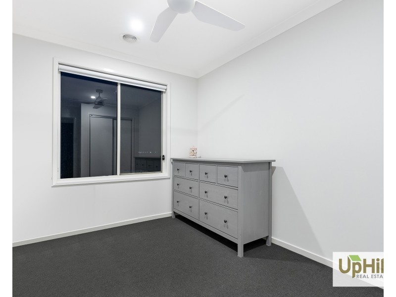 14 Honeybrook Lane, Clyde VIC 3978