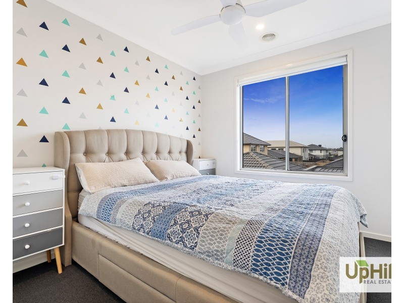 14 Honeybrook Lane, Clyde VIC 3978