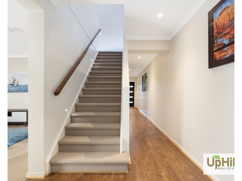 6 Quintino Walk, Clyde North VIC 3978