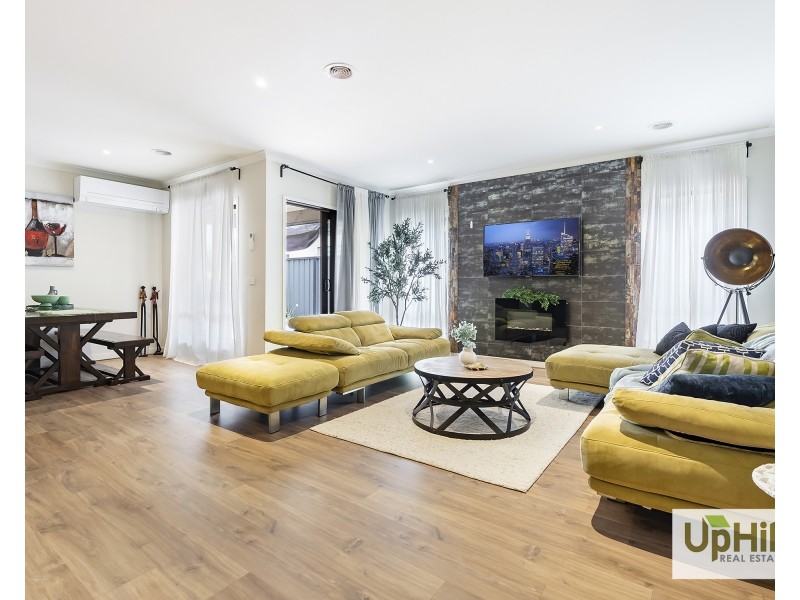 6  Marwedel Avenue, Clyde North VIC 3978