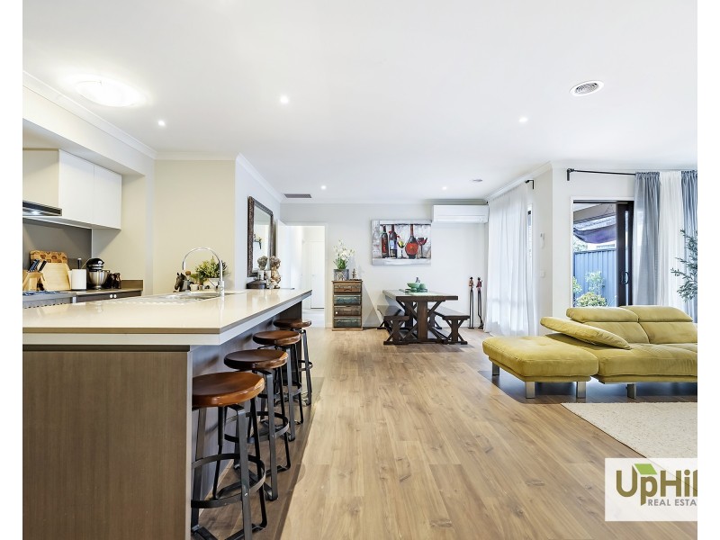 6  Marwedel Avenue, Clyde North VIC 3978