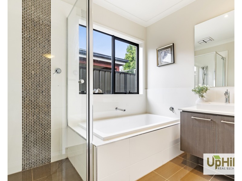 6  Marwedel Avenue, Clyde North VIC 3978