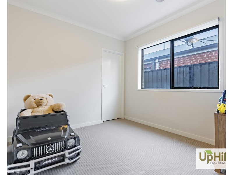 6  Marwedel Avenue, Clyde North VIC 3978