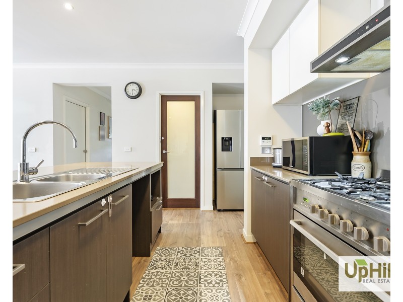 6  Marwedel Avenue, Clyde North VIC 3978