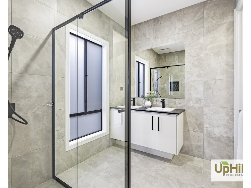 29 Tesaluke Avenue, Clyde North VIC 3978