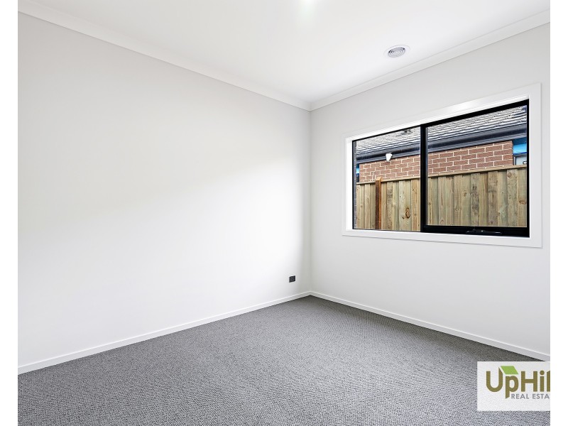 29 Tesaluke Avenue, Clyde North VIC 3978