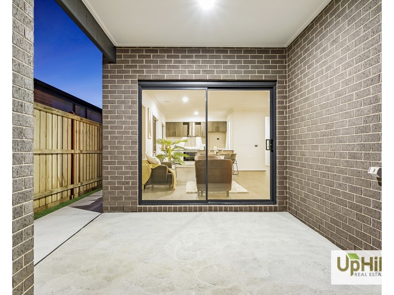 29 Tesaluke Avenue, Clyde North VIC 3978