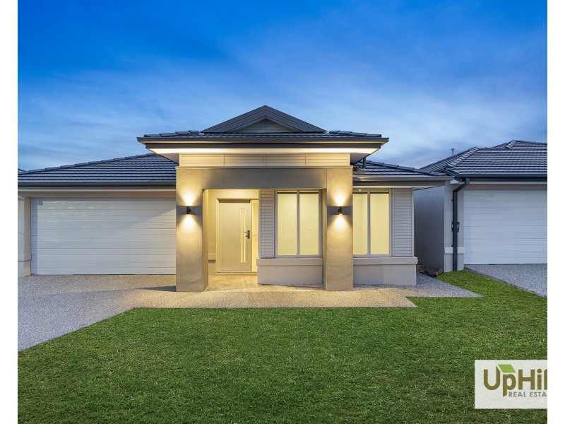45 Borthwick Parade, Clyde North VIC 3978