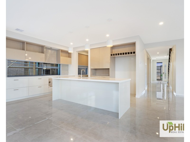 28 Cavern Boulevard, Clyde North VIC 3978