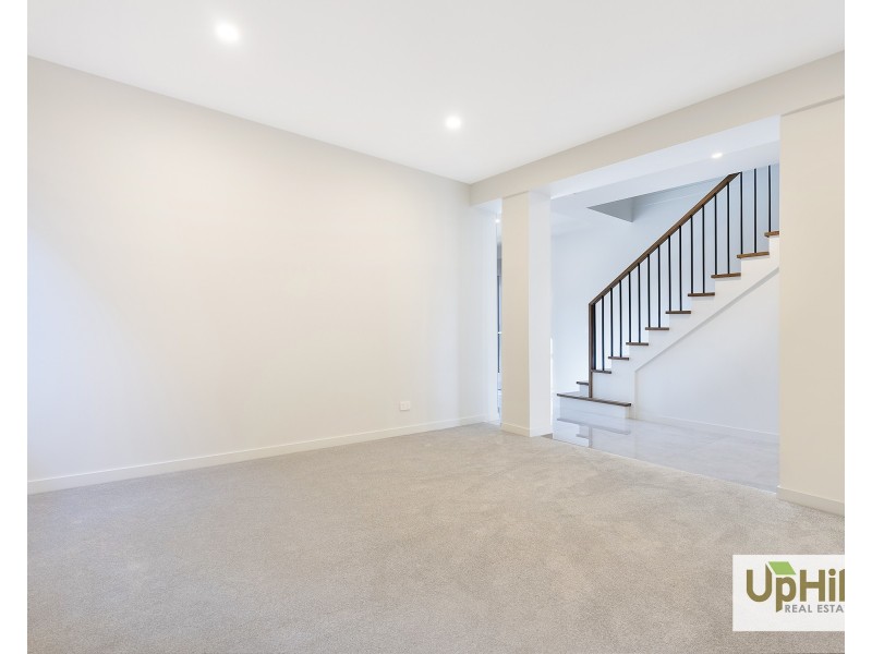 28 Cavern Boulevard, Clyde North VIC 3978