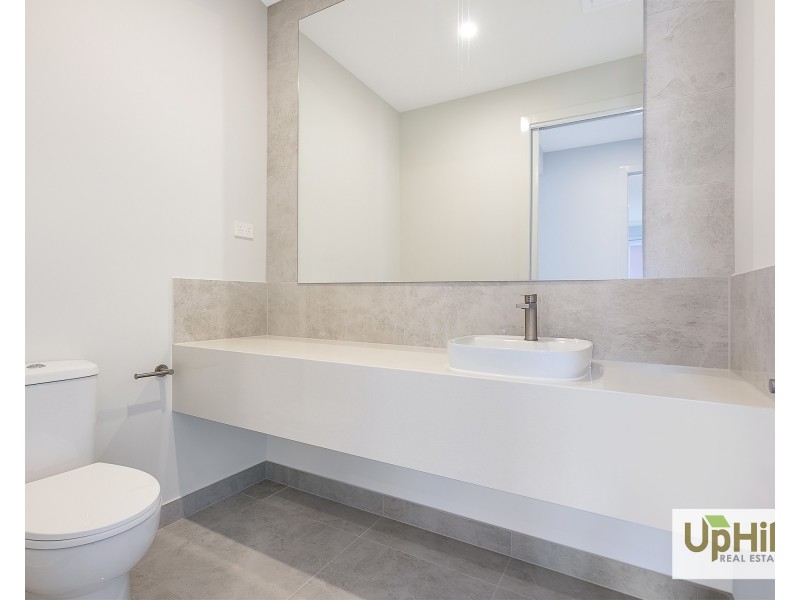 28 Cavern Boulevard, Clyde North VIC 3978