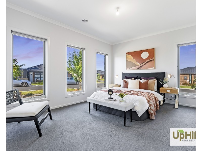 7 Yaralla Circuit, Clyde VIC 3978