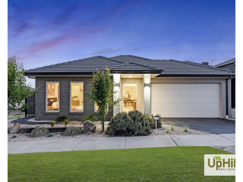 7 Yaralla Circuit, Clyde VIC 3978