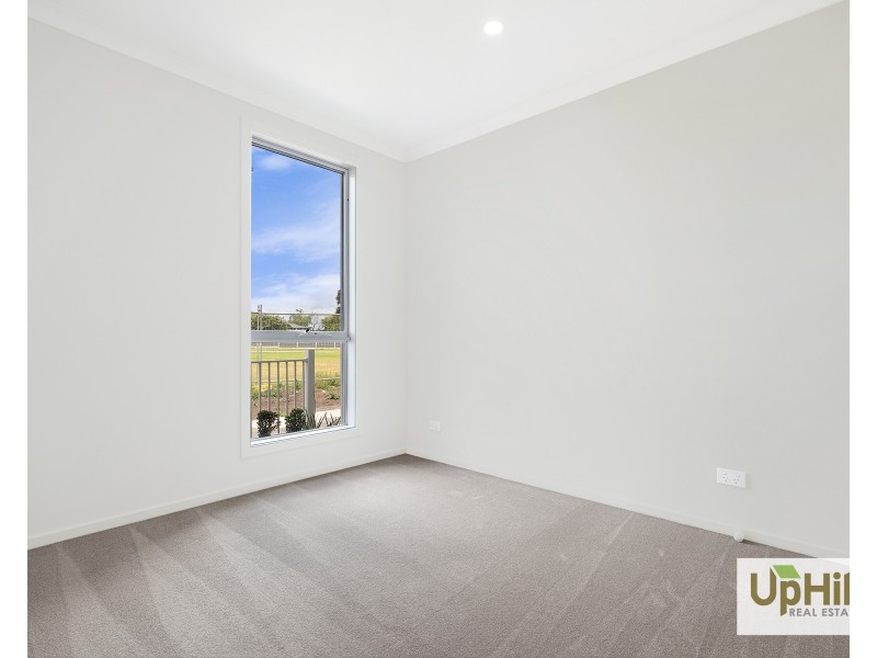 11  San Siro Walk, Berwick VIC 3806
