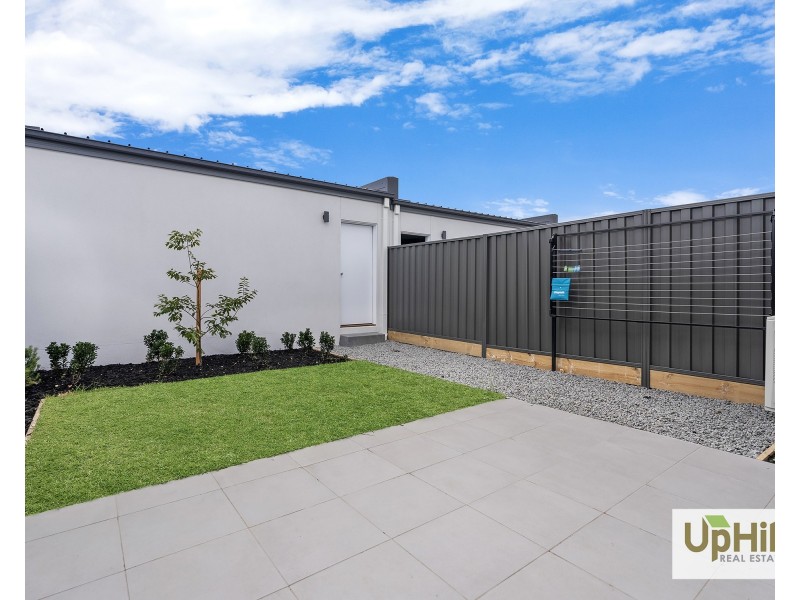 11  San Siro Walk, Berwick VIC 3806