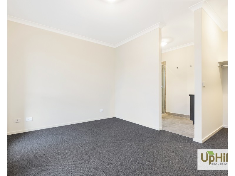 19  Bambusa Way, Clyde North VIC 3978