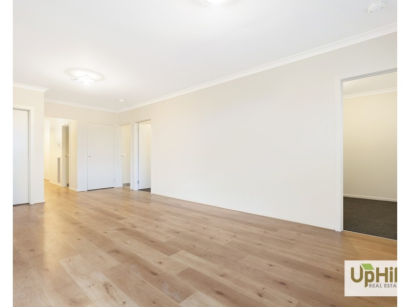 19  Bambusa Way, Clyde North VIC 3978