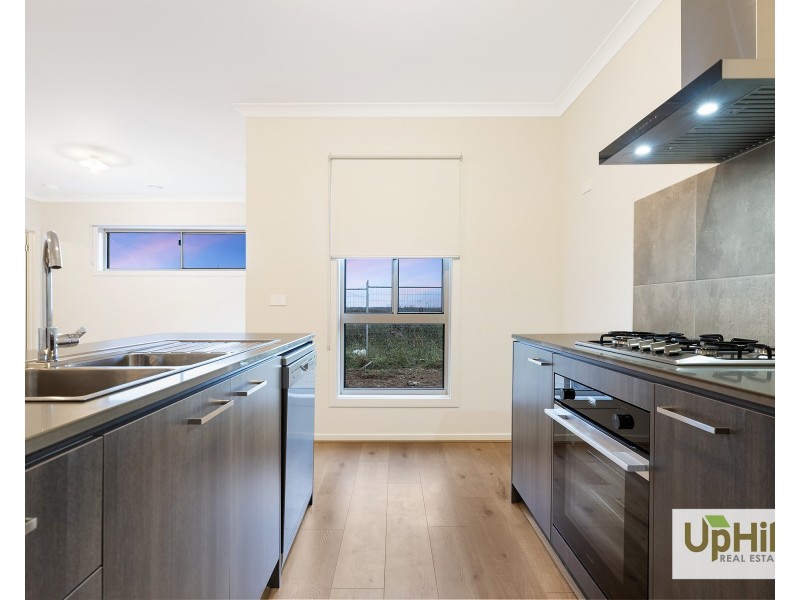 19  Bambusa Way, Clyde North VIC 3978