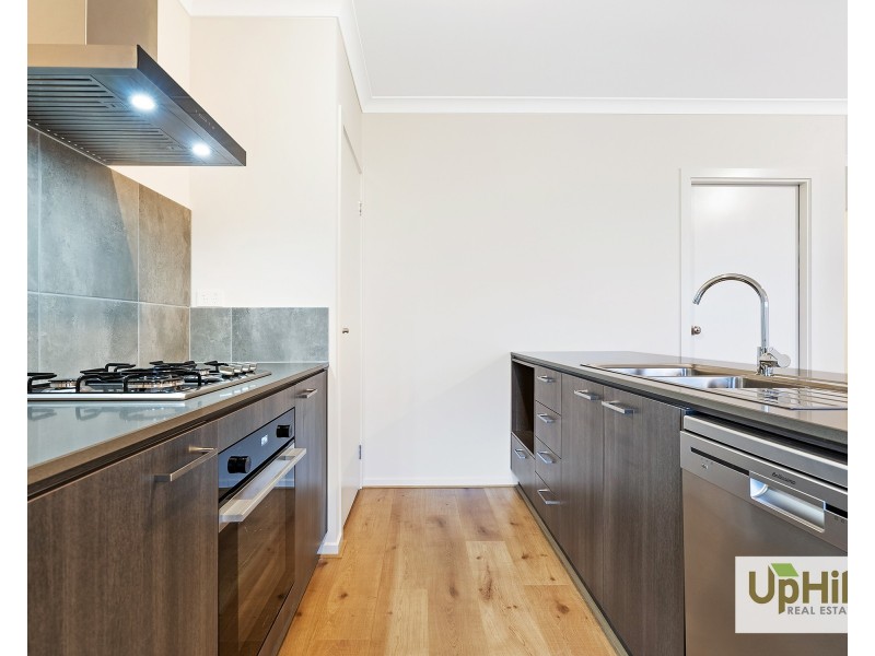 19  Bambusa Way, Clyde North VIC 3978