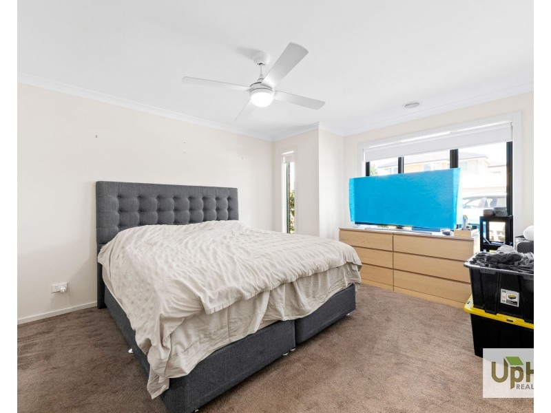 88 Bimberry Circuit, Clyde VIC 3978