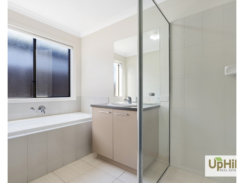 88 Bimberry Circuit, Clyde VIC 3978