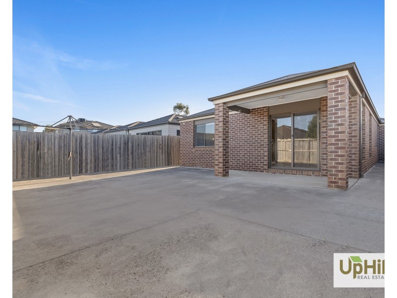 88 Bimberry Circuit, Clyde VIC 3978