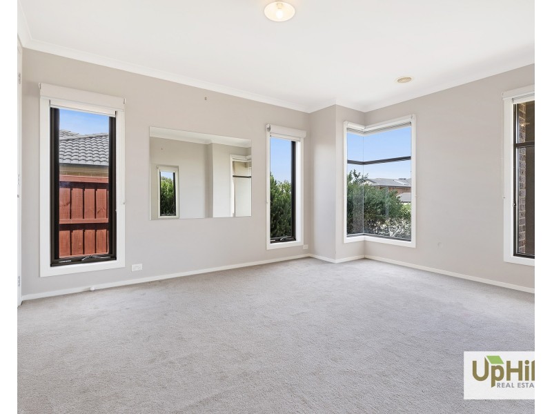 62 Como Parade, Clyde North VIC 3978