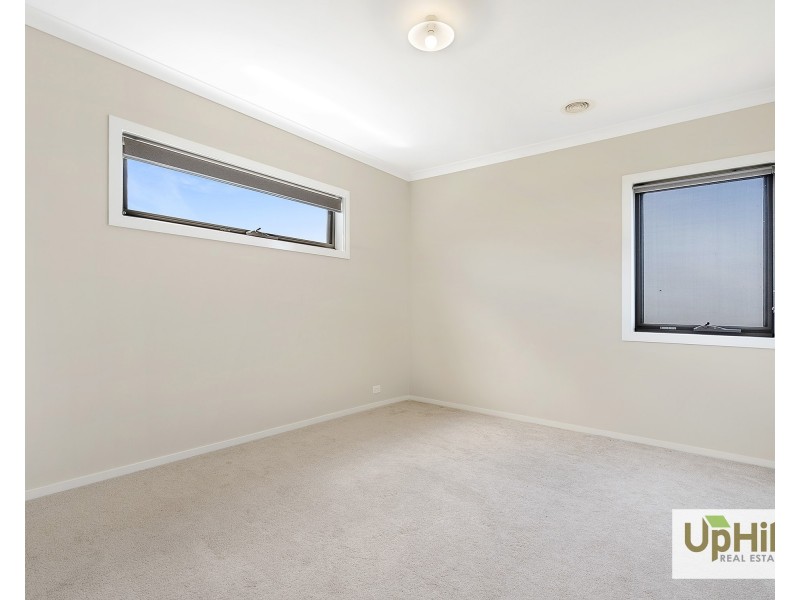 62 Como Parade, Clyde North VIC 3978