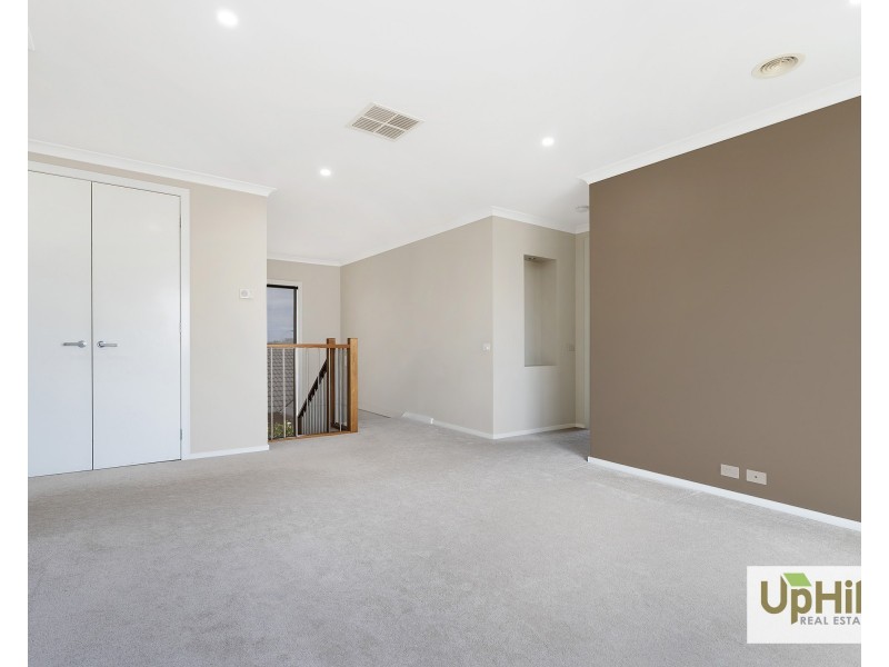 62 Como Parade, Clyde North VIC 3978