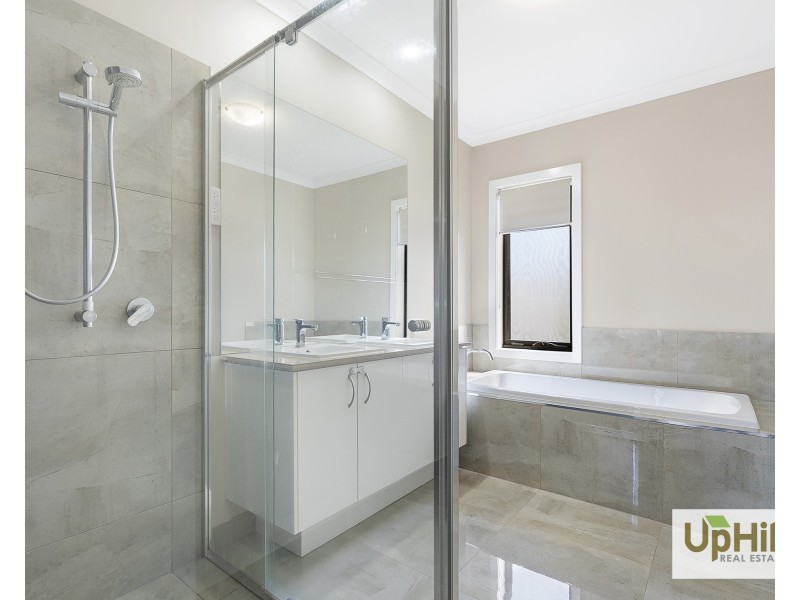 62 Como Parade, Clyde North VIC 3978